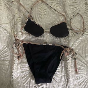 Burberry Matta triangle bikini